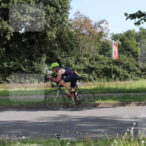 10.08.2025 - GEWOBA Citytriathlon Bremen Yannick Fuchs http://msf.ph/oto/8558334 10.08.2025 10:29:10 Radfahren 412, 424, 510 meine-sportfotos.de