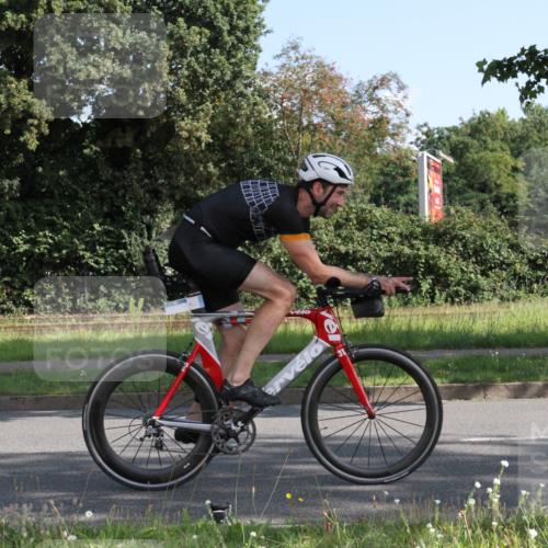 10.08.2025 - GEWOBA Citytriathlon Bremen Yannick Fuchs http://msf.ph/oto/8558337 10.08.2025 10:29:11 Radfahren 412, 424, 510 meine-sportfotos.de