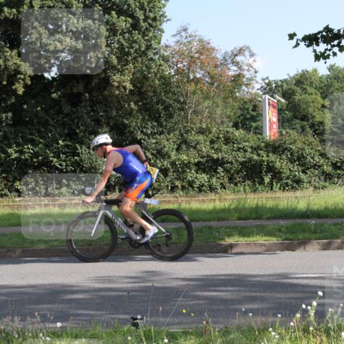 10.08.2025 - GEWOBA Citytriathlon Bremen Yannick Fuchs http://msf.ph/oto/8558341 10.08.2025 10:29:17 Radfahren 386, 412, 509, 510 meine-sportfotos.de