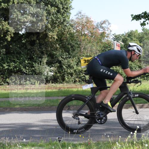10.08.2025 - GEWOBA Citytriathlon Bremen Yannick Fuchs http://msf.ph/oto/8558348 10.08.2025 10:29:27 Radfahren 386, 509, 510 meine-sportfotos.de