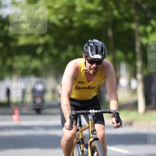 10.08.2025 - GEWOBA Citytriathlon Bremen Yannick Fuchs http://msf.ph/oto/8558349 10.08.2025 12:31:49 Radfahren 552, 615, 627, 654, 655, 657, 666, 667, 689, 770, 839, 873, 876, 950 meine-sportfotos.de
