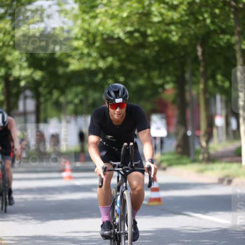 10.08.2025 - GEWOBA Citytriathlon Bremen Yannick Fuchs http://msf.ph/oto/8558370 10.08.2025 12:31:55 Radfahren 552, 615, 627, 657, 666, 667, 689, 770, 838, 839, 857, 873, 876, 888, 897 meine-sportfotos.de