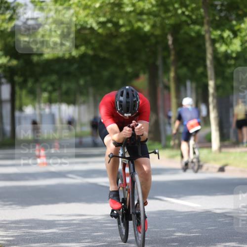 10.08.2025 - GEWOBA Citytriathlon Bremen Yannick Fuchs http://msf.ph/oto/8558394 10.08.2025 12:32:02 Radfahren 552, 615, 627, 657, 682, 689, 770, 806, 838, 839, 857, 873, 876, 888, 897 meine-sportfotos.de