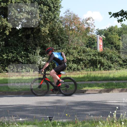 10.08.2025 - GEWOBA Citytriathlon Bremen Yannick Fuchs http://msf.ph/oto/8558396 10.08.2025 10:30:26 Radfahren 377, 433, 441, 471 meine-sportfotos.de