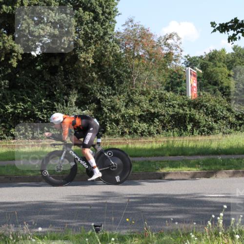 10.08.2025 - GEWOBA Citytriathlon Bremen Yannick Fuchs http://msf.ph/oto/8558400 10.08.2025 10:30:29 Radfahren 377, 441, 471 meine-sportfotos.de