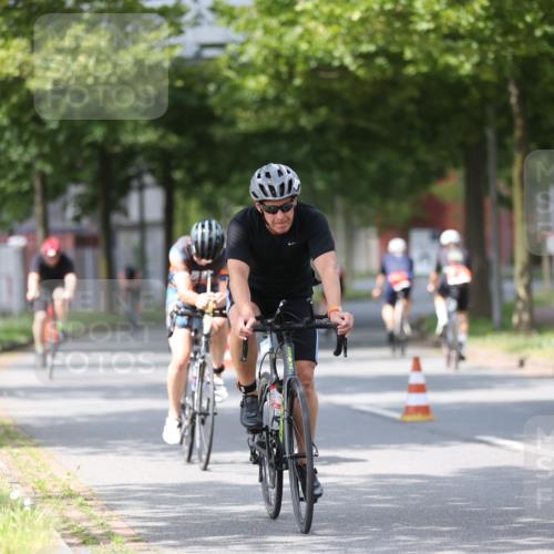 10.08.2025 - GEWOBA Citytriathlon Bremen Yannick Fuchs http://msf.ph/oto/8558402 10.08.2025 12:32:04 Radfahren 552, 615, 627, 657, 682, 689, 770, 806, 838, 839, 857, 873, 876, 888, 897 meine-sportfotos.de