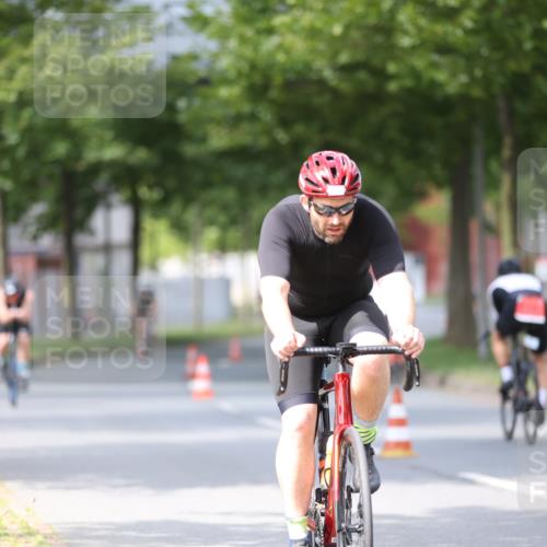 10.08.2025 - GEWOBA Citytriathlon Bremen Yannick Fuchs http://msf.ph/oto/8558412 10.08.2025 12:32:07 Radfahren 551, 615, 627, 657, 682, 689, 770, 806, 838, 839, 857, 873, 876, 888, 897 meine-sportfotos.de