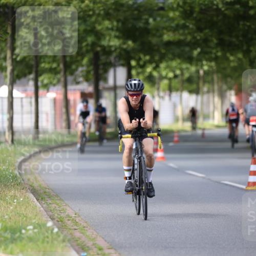 10.08.2025 - GEWOBA Citytriathlon Bremen Yannick Fuchs http://msf.ph/oto/8558438 10.08.2025 12:32:20 Radfahren 551, 641, 648, 682, 735, 776, 806, 840 meine-sportfotos.de