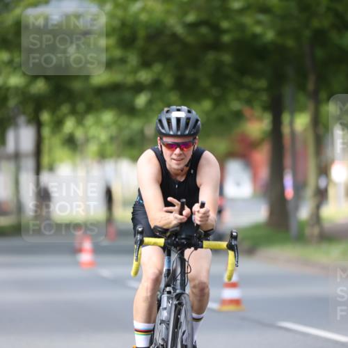 10.08.2025 - GEWOBA Citytriathlon Bremen Yannick Fuchs http://msf.ph/oto/8558439 10.08.2025 12:32:21 Radfahren 551, 641, 648, 682, 735, 776, 806, 840 meine-sportfotos.de