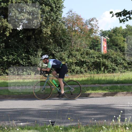 10.08.2025 - GEWOBA Citytriathlon Bremen Yannick Fuchs http://msf.ph/oto/8558440 10.08.2025 10:31:07 Radfahren 387, 434, 476 meine-sportfotos.de