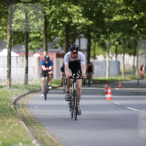 10.08.2025 - GEWOBA Citytriathlon Bremen Yannick Fuchs http://msf.ph/oto/8558443 10.08.2025 12:32:23 Radfahren 551, 641, 643, 648, 682, 735, 776, 840, 959 meine-sportfotos.de