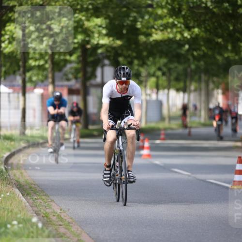 10.08.2025 - GEWOBA Citytriathlon Bremen Yannick Fuchs http://msf.ph/oto/8558448 10.08.2025 12:32:23 Radfahren 551, 641, 643, 648, 682, 735, 776, 840, 959 meine-sportfotos.de