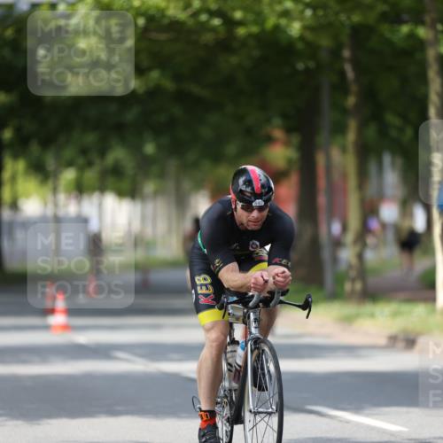 10.08.2025 - GEWOBA Citytriathlon Bremen Yannick Fuchs http://msf.ph/oto/8558460 10.08.2025 12:32:26 Radfahren 551, 641, 643, 648, 682, 735, 776, 840, 959 meine-sportfotos.de