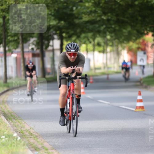 10.08.2025 - GEWOBA Citytriathlon Bremen Yannick Fuchs http://msf.ph/oto/8558471 10.08.2025 12:32:33 Radfahren 641, 643, 648, 735, 776, 840, 959, 1017 meine-sportfotos.de