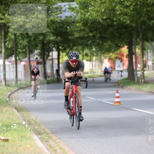 10.08.2025 - GEWOBA Citytriathlon Bremen Yannick Fuchs http://msf.ph/oto/8558473 10.08.2025 12:32:33 Radfahren 641, 643, 648, 735, 776, 840, 959, 1017 meine-sportfotos.de