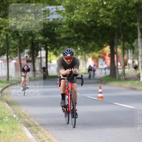 10.08.2025 - GEWOBA Citytriathlon Bremen Yannick Fuchs http://msf.ph/oto/8558474 10.08.2025 12:32:33 Radfahren 641, 643, 648, 735, 776, 840, 959, 1017 meine-sportfotos.de