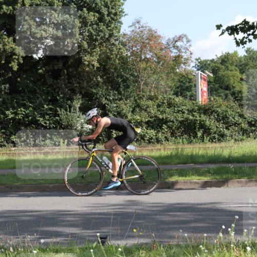 10.08.2025 - GEWOBA Citytriathlon Bremen Yannick Fuchs http://msf.ph/oto/8558484 10.08.2025 10:31:42 Radfahren  meine-sportfotos.de