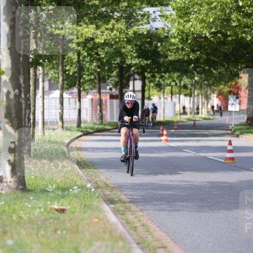 10.08.2025 - GEWOBA Citytriathlon Bremen Yannick Fuchs http://msf.ph/oto/8558489 10.08.2025 12:32:39 Radfahren 566, 641, 643, 648, 776, 840, 852, 959, 1017 meine-sportfotos.de