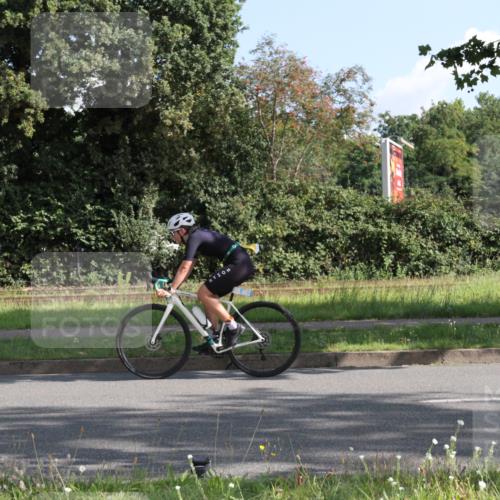 10.08.2025 - GEWOBA Citytriathlon Bremen Yannick Fuchs http://msf.ph/oto/8558491 10.08.2025 10:31:47 Radfahren 370, 405, 407 meine-sportfotos.de