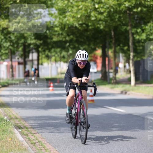 10.08.2025 - GEWOBA Citytriathlon Bremen Yannick Fuchs http://msf.ph/oto/8558492 10.08.2025 12:32:40 Radfahren 566, 641, 643, 840, 852, 959, 1017 meine-sportfotos.de