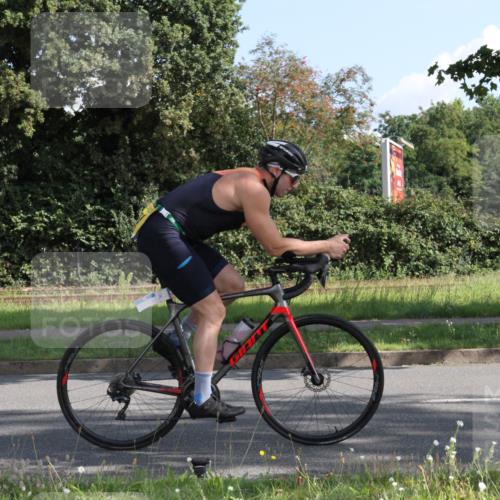 10.08.2025 - GEWOBA Citytriathlon Bremen Yannick Fuchs http://msf.ph/oto/8558499 10.08.2025 10:31:57 Radfahren 205, 370, 405, 407 meine-sportfotos.de
