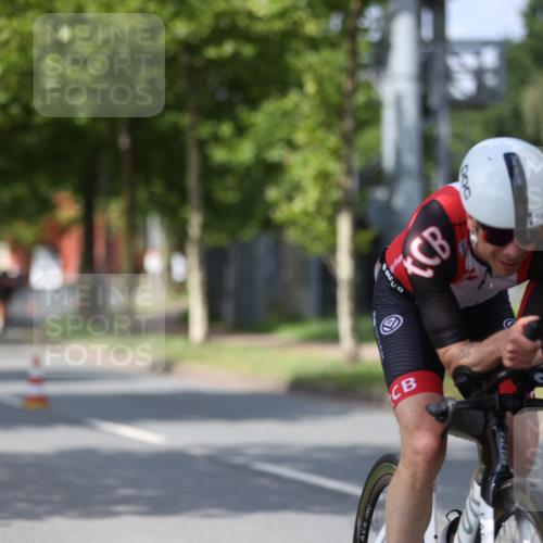 10.08.2025 - GEWOBA Citytriathlon Bremen Yannick Fuchs http://msf.ph/oto/8558502 10.08.2025 12:32:45 Radfahren 566, 604, 643, 681, 715, 852, 959, 1016, 1017 meine-sportfotos.de