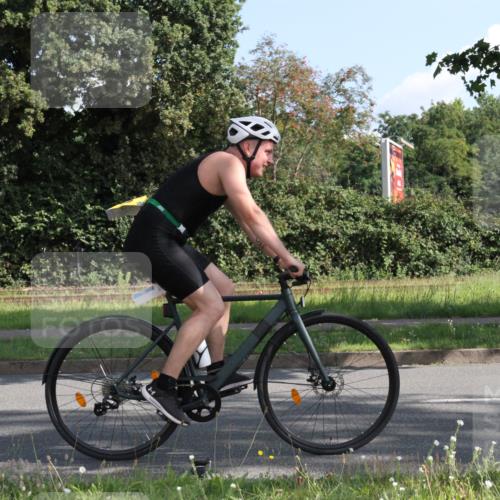 10.08.2025 - GEWOBA Citytriathlon Bremen Yannick Fuchs http://msf.ph/oto/8558503 10.08.2025 10:32:00 Radfahren 205, 370, 405, 407 meine-sportfotos.de