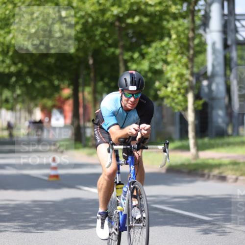 10.08.2025 - GEWOBA Citytriathlon Bremen Yannick Fuchs http://msf.ph/oto/8558508 10.08.2025 12:32:46 Radfahren 566, 604, 643, 681, 715, 852, 959, 1010, 1016, 1017 meine-sportfotos.de