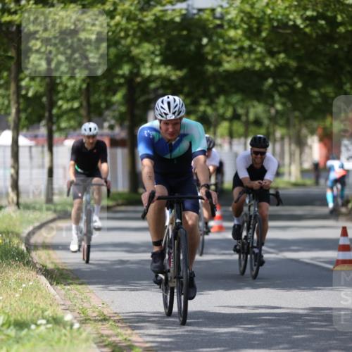 10.08.2025 - GEWOBA Citytriathlon Bremen Yannick Fuchs http://msf.ph/oto/8558516 10.08.2025 12:32:54 Radfahren 566, 604, 626, 664, 681, 715, 852, 1010, 1016 meine-sportfotos.de