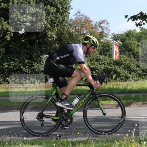 10.08.2025 - GEWOBA Citytriathlon Bremen Yannick Fuchs http://msf.ph/oto/8558531 10.08.2025 10:32:18 Radfahren 205, 354, 408, 432, 508 meine-sportfotos.de