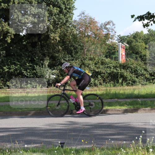 10.08.2025 - GEWOBA Citytriathlon Bremen Yannick Fuchs http://msf.ph/oto/8558535 10.08.2025 10:32:20 Radfahren 205, 354, 408, 426, 432, 473, 508 meine-sportfotos.de