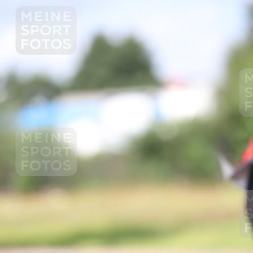 10.08.2025 - GEWOBA Citytriathlon Bremen Yannick Fuchs http://msf.ph/oto/8558543 10.08.2025 12:33:03 Radfahren 554, 604, 626, 664, 681, 708, 715, 738, 824, 1010, 1016 meine-sportfotos.de