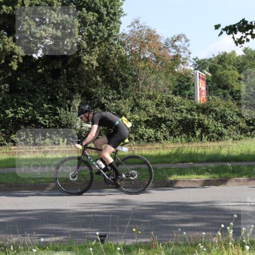 10.08.2025 - GEWOBA Citytriathlon Bremen Yannick Fuchs http://msf.ph/oto/8558544 10.08.2025 10:32:25 Radfahren 354, 406, 408, 426, 432, 473, 502, 508 meine-sportfotos.de