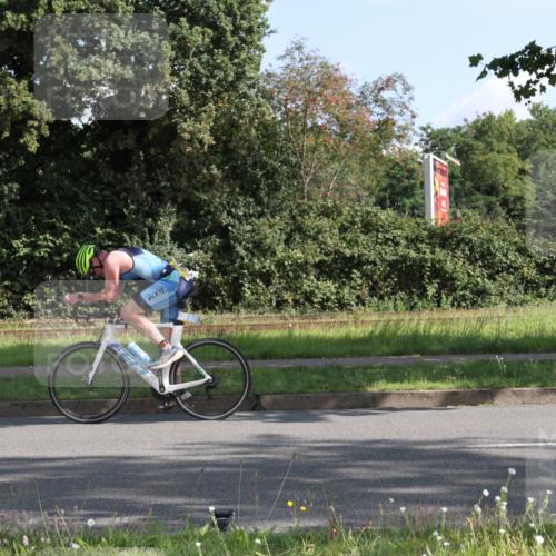 10.08.2025 - GEWOBA Citytriathlon Bremen Yannick Fuchs http://msf.ph/oto/8558551 10.08.2025 10:32:26 Radfahren 354, 406, 408, 426, 432, 473, 502, 508 meine-sportfotos.de