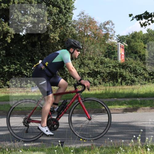 10.08.2025 - GEWOBA Citytriathlon Bremen Yannick Fuchs http://msf.ph/oto/8558559 10.08.2025 10:32:29 Radfahren 349, 354, 406, 408, 426, 432, 473, 483, 502 meine-sportfotos.de