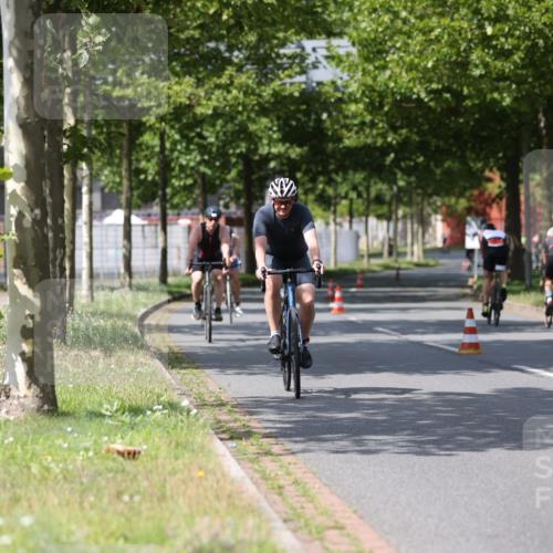 10.08.2025 - GEWOBA Citytriathlon Bremen Yannick Fuchs http://msf.ph/oto/8558568 10.08.2025 12:33:13 Radfahren 554, 626, 664, 708, 738, 824, 836, 859 meine-sportfotos.de