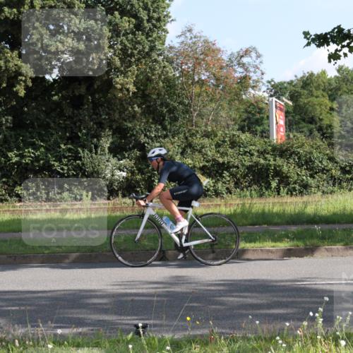 10.08.2025 - GEWOBA Citytriathlon Bremen Yannick Fuchs http://msf.ph/oto/8558569 10.08.2025 10:32:33 Radfahren 349, 354, 406, 408, 426, 432, 473, 483, 502 meine-sportfotos.de