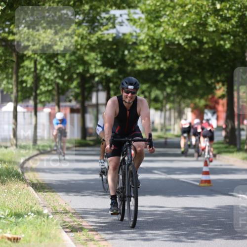 10.08.2025 - GEWOBA Citytriathlon Bremen Yannick Fuchs http://msf.ph/oto/8558574 10.08.2025 12:33:15 Radfahren 554, 626, 708, 738, 824, 836, 859 meine-sportfotos.de