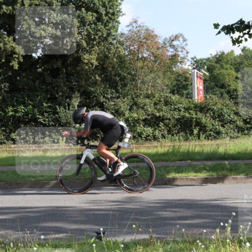 10.08.2025 - GEWOBA Citytriathlon Bremen Yannick Fuchs http://msf.ph/oto/8558586 10.08.2025 10:32:44 Radfahren 349, 371, 384, 406, 426, 473, 483, 502 meine-sportfotos.de