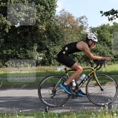 10.08.2025 - GEWOBA Citytriathlon Bremen Yannick Fuchs http://msf.ph/oto/8558596 10.08.2025 10:32:45 Radfahren 349, 371, 384, 406, 426, 473, 483, 502 meine-sportfotos.de