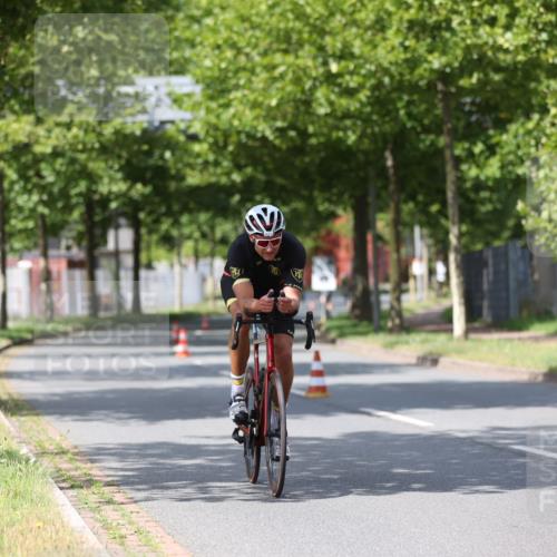 10.08.2025 - GEWOBA Citytriathlon Bremen Yannick Fuchs http://msf.ph/oto/8558597 10.08.2025 12:33:30 Radfahren 820, 836, 859 meine-sportfotos.de