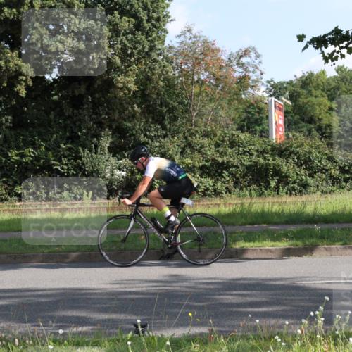 10.08.2025 - GEWOBA Citytriathlon Bremen Yannick Fuchs http://msf.ph/oto/8558600 10.08.2025 10:32:46 Radfahren 349, 371, 384, 406, 483, 502 meine-sportfotos.de