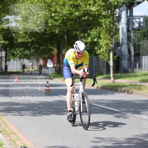 10.08.2025 - GEWOBA Citytriathlon Bremen Yannick Fuchs http://msf.ph/oto/8558604 10.08.2025 12:33:42 Radfahren 560, 635, 741, 820, 856, 895 meine-sportfotos.de