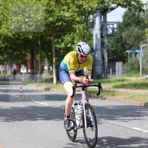 10.08.2025 - GEWOBA Citytriathlon Bremen Yannick Fuchs http://msf.ph/oto/8558606 10.08.2025 12:33:43 Radfahren 560, 635, 741, 820, 856, 895 meine-sportfotos.de