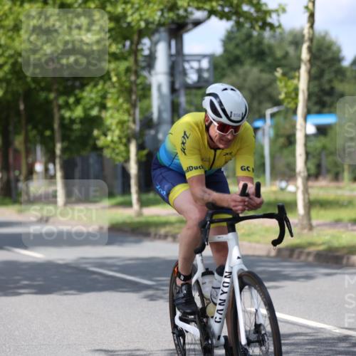 10.08.2025 - GEWOBA Citytriathlon Bremen Yannick Fuchs http://msf.ph/oto/8558607 10.08.2025 12:33:43 Radfahren 560, 635, 741, 820, 856, 895 meine-sportfotos.de