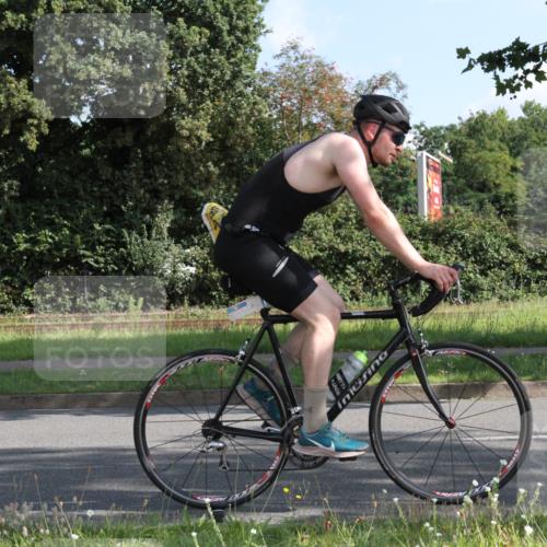 10.08.2025 - GEWOBA Citytriathlon Bremen Yannick Fuchs http://msf.ph/oto/8558608 10.08.2025 10:32:53 Radfahren 355, 371, 384, 390, 430, 483 meine-sportfotos.de