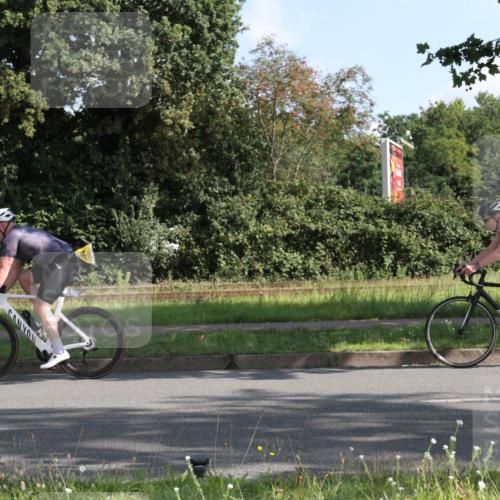 10.08.2025 - GEWOBA Citytriathlon Bremen Yannick Fuchs http://msf.ph/oto/8558615 10.08.2025 10:32:54 Radfahren 355, 371, 384, 390, 430, 483 meine-sportfotos.de