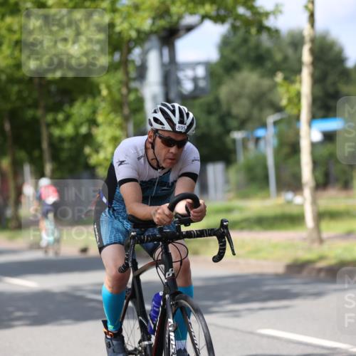 10.08.2025 - GEWOBA Citytriathlon Bremen Yannick Fuchs http://msf.ph/oto/8558616 10.08.2025 12:33:46 Radfahren 560, 635, 741, 856, 858, 895 meine-sportfotos.de