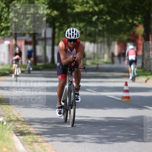 10.08.2025 - GEWOBA Citytriathlon Bremen Yannick Fuchs http://msf.ph/oto/8558619 10.08.2025 12:33:48 Radfahren 560, 635, 741, 856, 858, 867, 895 meine-sportfotos.de