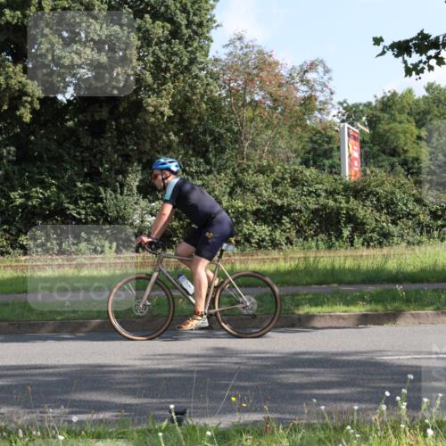 10.08.2025 - GEWOBA Citytriathlon Bremen Yannick Fuchs http://msf.ph/oto/8558622 10.08.2025 10:32:57 Radfahren 355, 371, 384, 390, 430 meine-sportfotos.de
